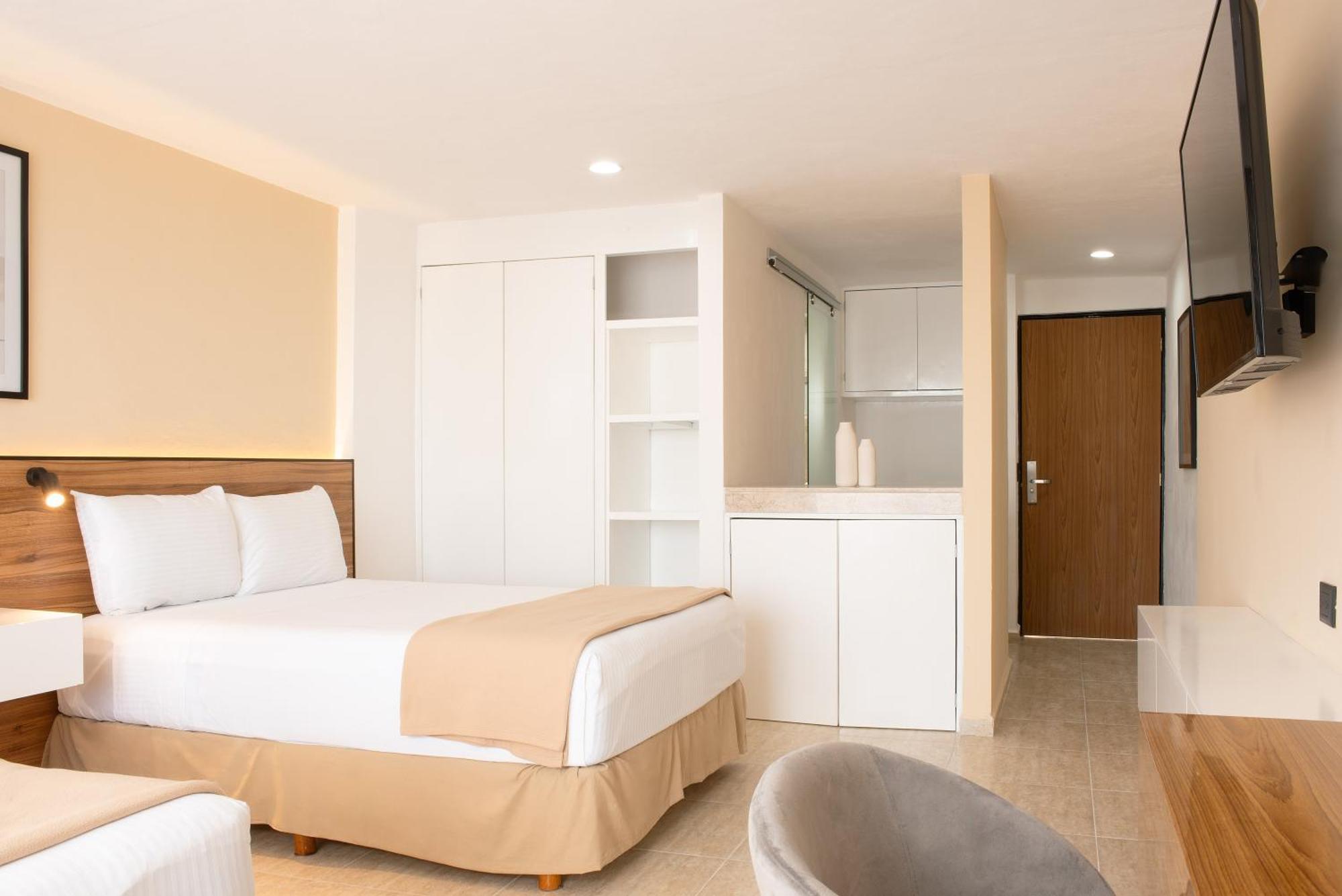 Hotel Calypso Cancún Esterno foto