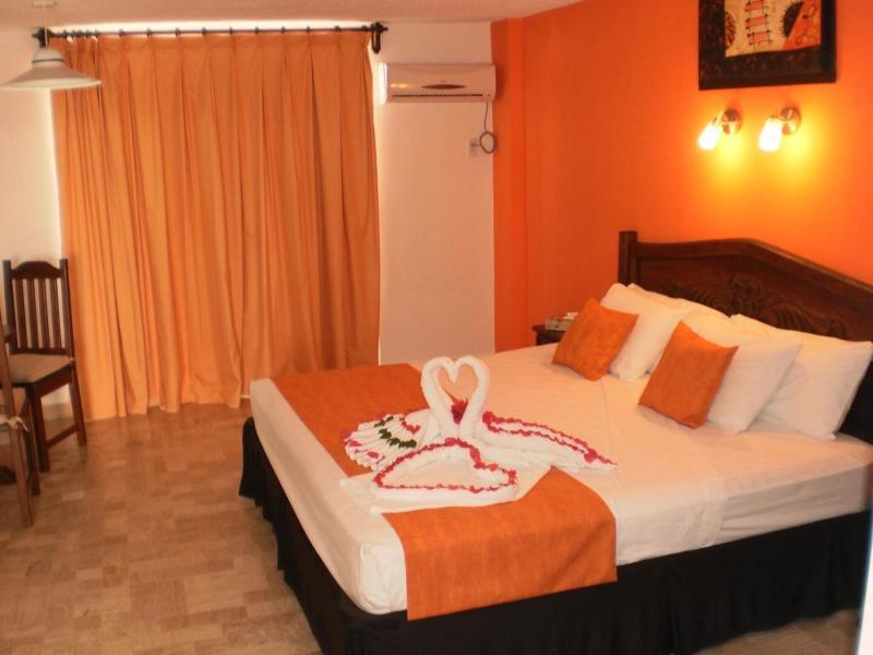 Hotel Calypso Cancún Esterno foto